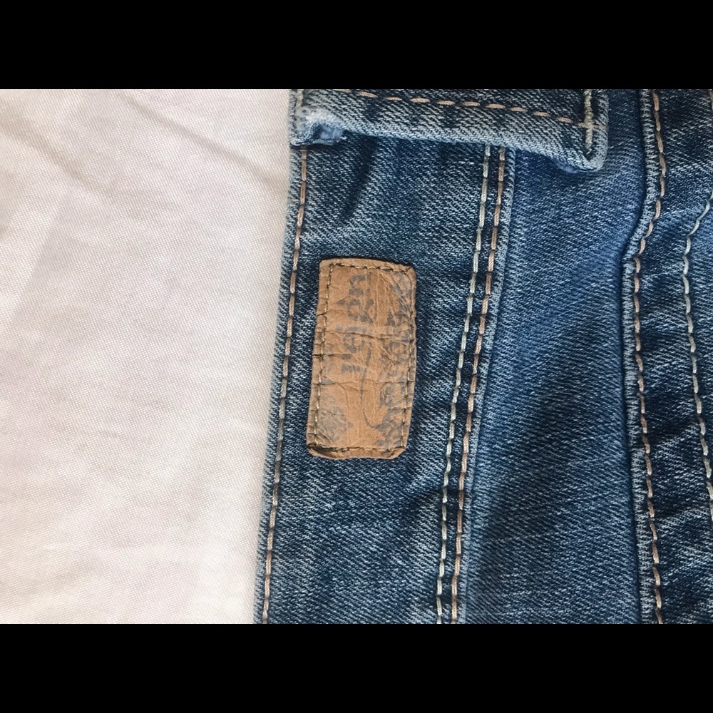 Distressed jeans - Picture 3 of 4
